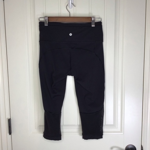 Lululemon Gear Up Crop 17” in Black Size 6. - Picture 5 of 8